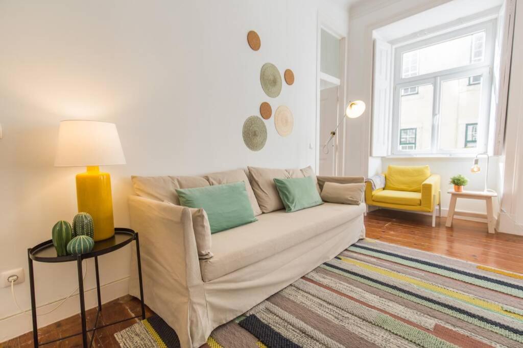 Apartment 135 A - In Tranquil Flat In Alfama Near Se And Castle Lisbon